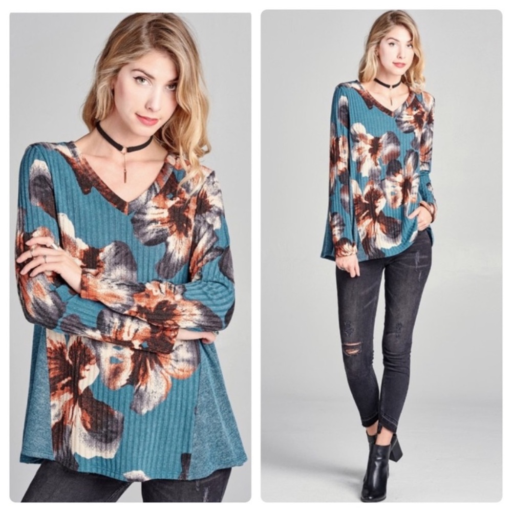 ❤️2 for $40❤️floral teal top - Picture 4 of 7